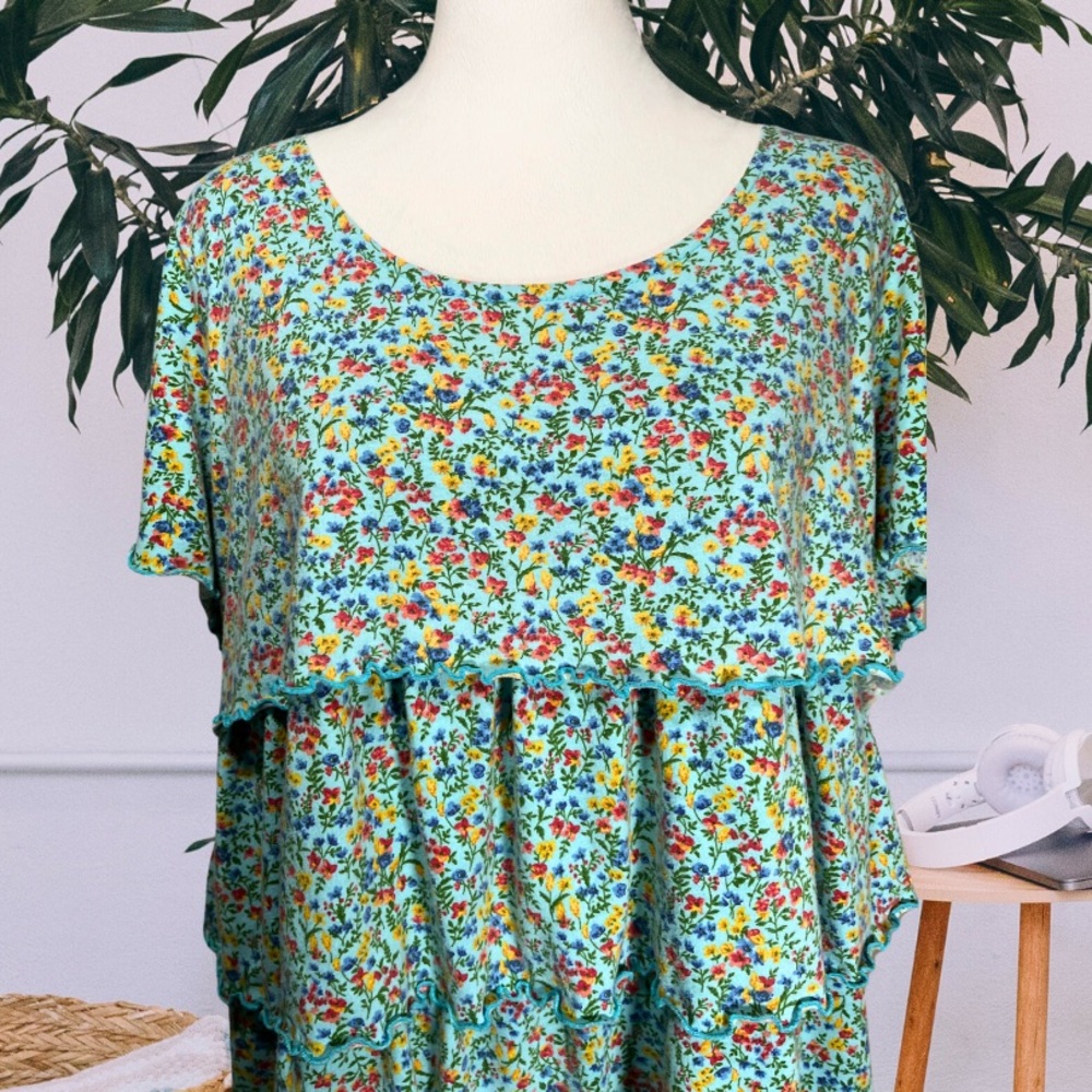 Floral Ruffle Tunic Top - Picture 2 of 3